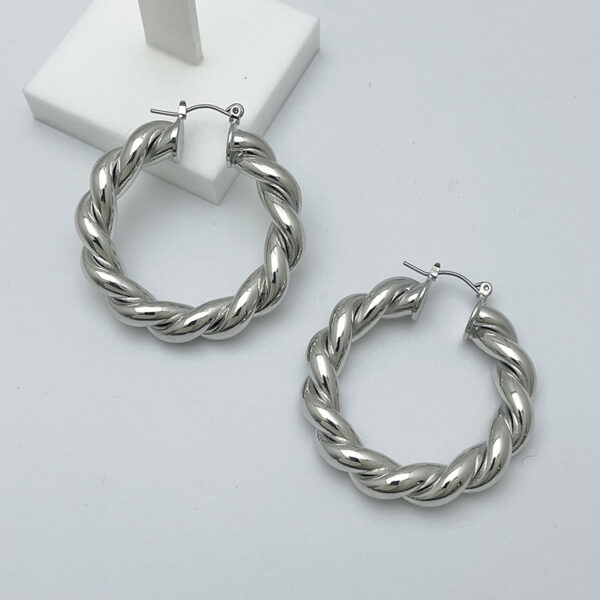 Wholesale Geometric Twist Big Circle Alloy Earrings