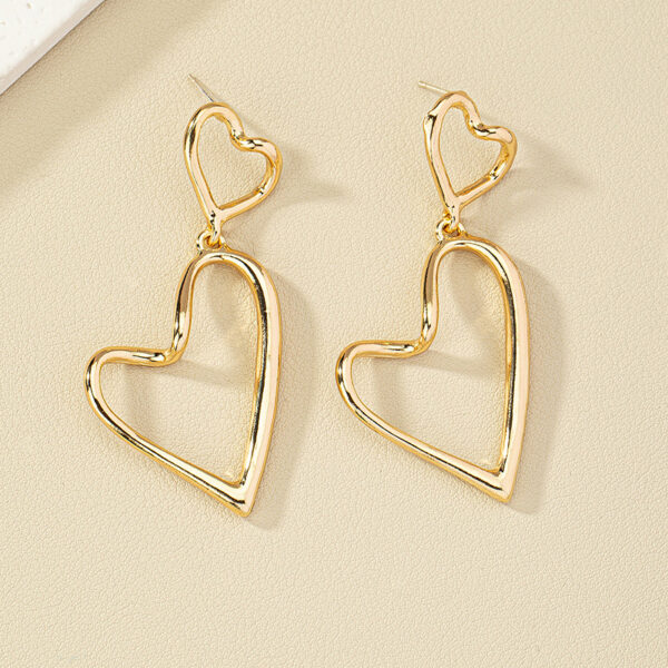 O1CN012uyWpZ27XCWeJ4Kja_3398757806-0-cib Wholesale Palace Love Alloy Earrings