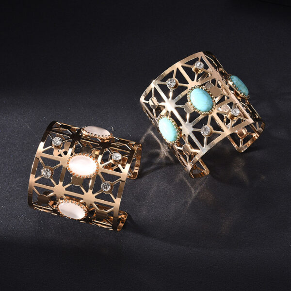 Wholesale Exaggerated Metal Oval Turquoise Open Hollow Bracelet