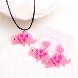 Love pink dinosaur-suit