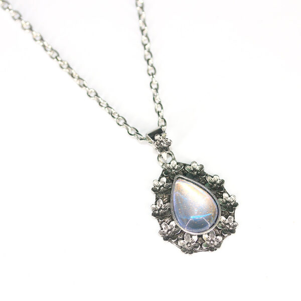 Wholesale Boho Vintage Flower Imitation Moonstone Necklace