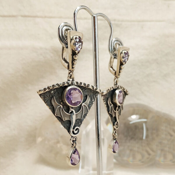 Wholesale Gothic Metal Pink Stone Inlaid Pendant Alloy Earrings