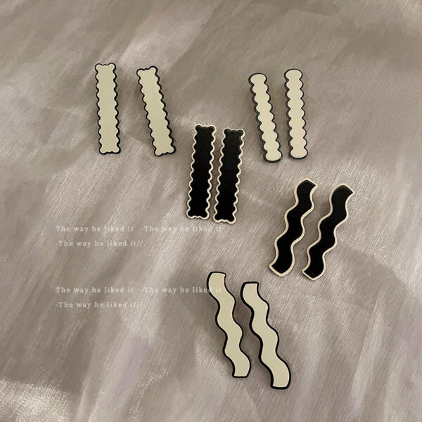 Wholesale Black and White Checkerboard Plastic Hair Clip