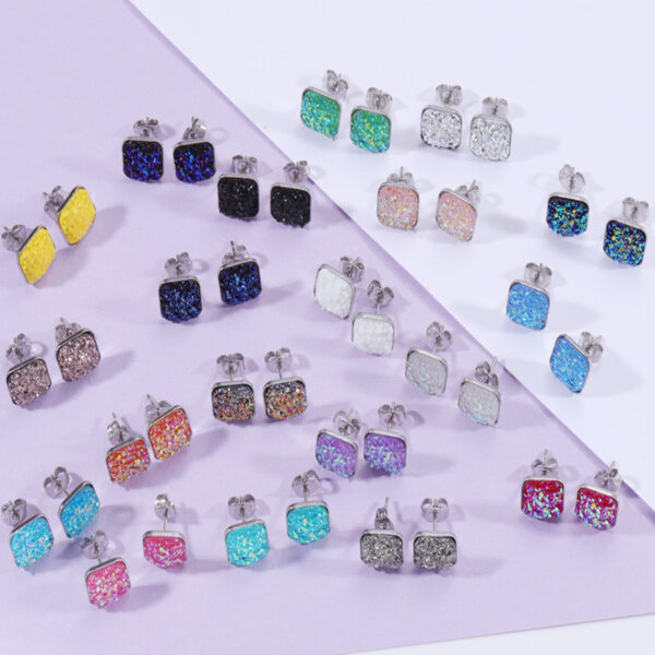 O1CN014aw8dO1VPSHbGl3qE_3193352645-0-cib Wholesale personalized sweet multi-standard square baby's breath rhinestone earrings