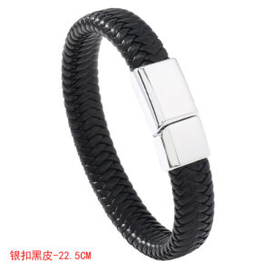 Silver buckle black leather -22.5cm