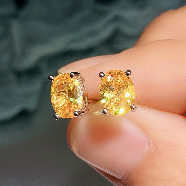 O1CN014kyI7j1jNXHvKbAYr_3551054536-0-cib Wholesale Simple Oval Brilliant Zircon Earrings