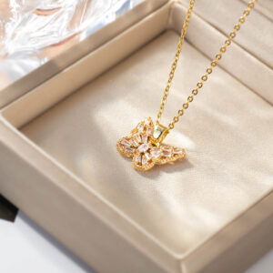 White / Hollow butterfly necklace