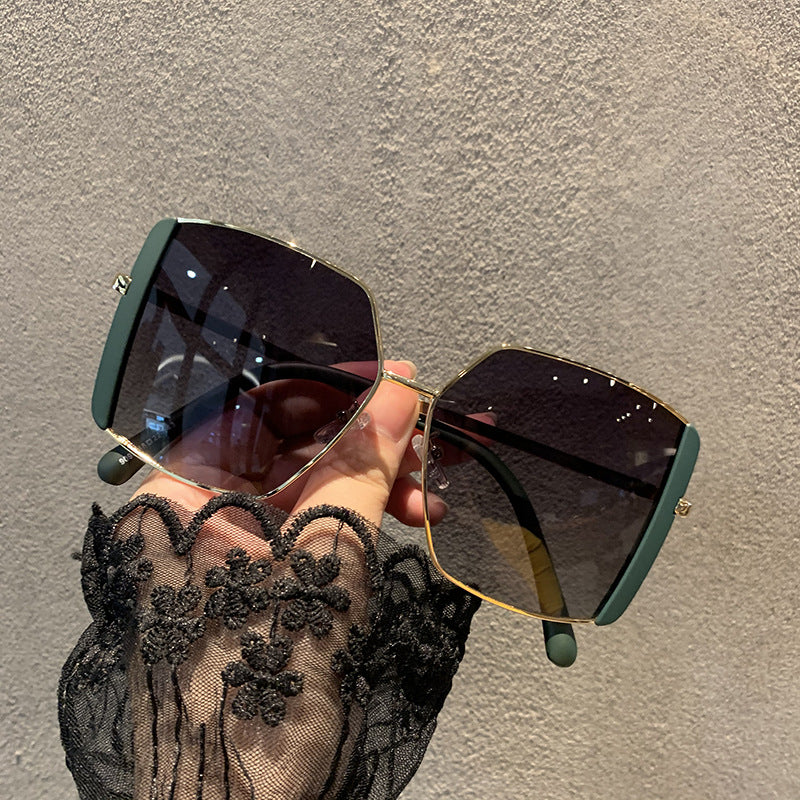 Wholesale Large Frame Square Ladies PC Sunglasses