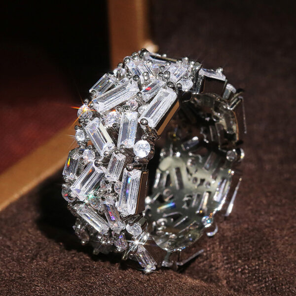 O1CN014wNvKc1Fe52IEnylG_6000000000511-0-cib Wholesale Full Diamond Zirconia Fashion Copper Rings