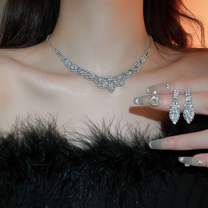 Wholesale Heavy Diamond op U-Shaped Tassel Earrings and Necklace Two-Piece Set