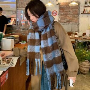 Yu Shuxin with [blue coffee grid]]