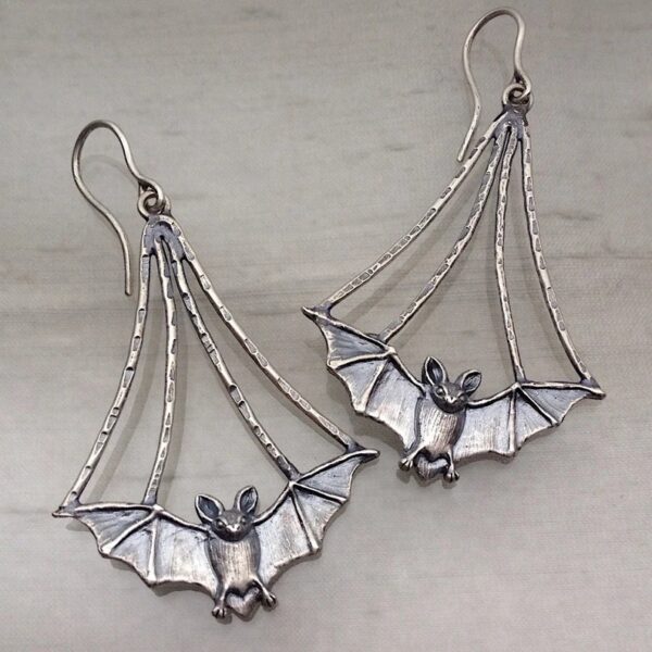 O1CN015wDXaG1TI0iRc1uzp_2206709272358-0-cib Wholesale Goth Theme Vintage Temperament Fashion Bat Alloy Earrings