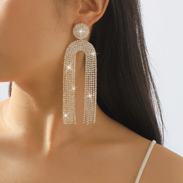 O1CN016HFrZv1X6nZLbcopA_1768642875-0-cib Wholesale U-shaped Full Diamond Tassel Earrings