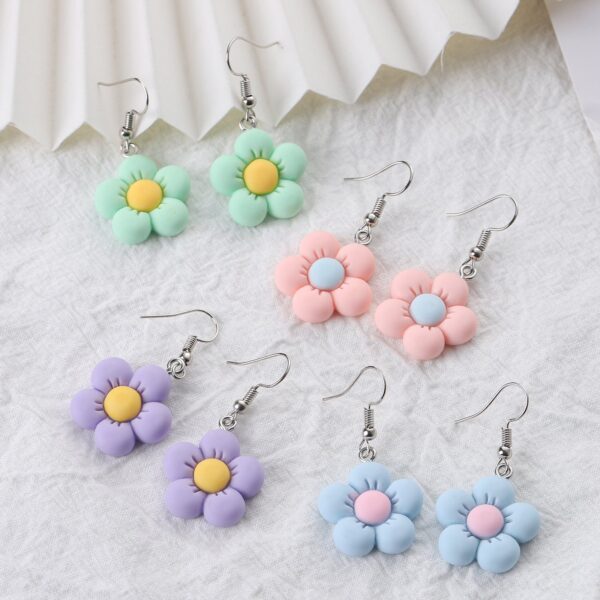 Wholesale Hot Sale Sweet Cute Little Fresh Candy Small Flower Green Flower Earrings