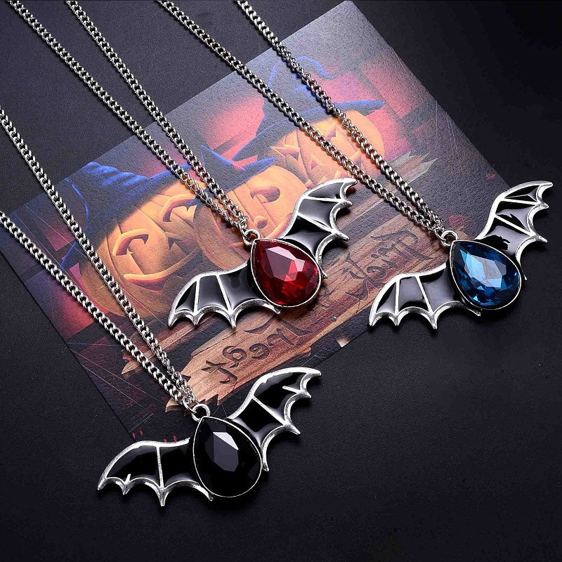 Wholesale Cross-border Explosive Jewelry Bat Necklace Female Personality Punk op Oil Cole Pendant Male Woolen Chain Jewelry