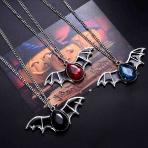 O1CN016pbT171eqKACiVODj__2211101453922-0-cib Wholesale Halloween Batpunk Pendant Sweaters Alloy Necklace