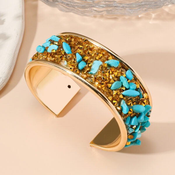 Wholesale Bohemian Crushed Stone Open Bracelets