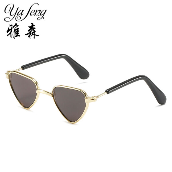 O1CN017AITeV1PWt13GRHsy_2206902851849-0-cib Wholesale Heart Metal Puppet PC Sunglasses