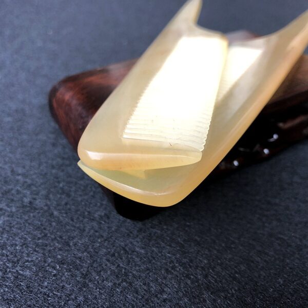 Wholesale Natural Cow Horn Comb Girl Braided Sheep Horn Comb