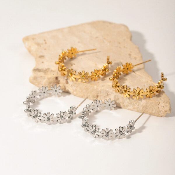 Wholesale Spring Flowers 18K Gold Plated Titanium Steel Earrings