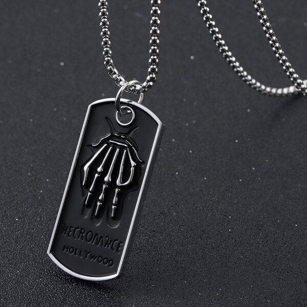 O1CN017oXffW28UjvqWwYnd_2214006627936-0-cib Wholesale men's personalized titanium steel alloy dark feather brand necklace