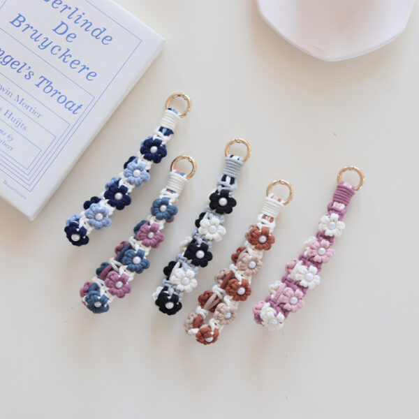 Wholesale Hand Woven Daisy Pearl Flower Cotton Rope Keychain
