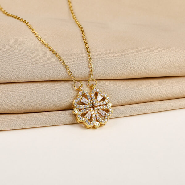 O1CN018jbIk51xajPd0bhr6_2213206166460-0-cib Wholesale Love Clover Titanium Steel Necklaces