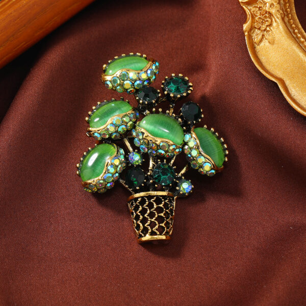 Wholesale Creative Opal Flyfly Vintage Brooch