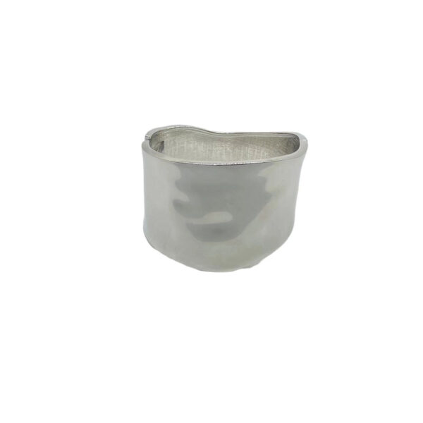 O1CN0193bR3E1ggMpayxeko_2208056984171-0-cib Wholesale Vintage Metal Wide Edge Gold Brushed Bracelet