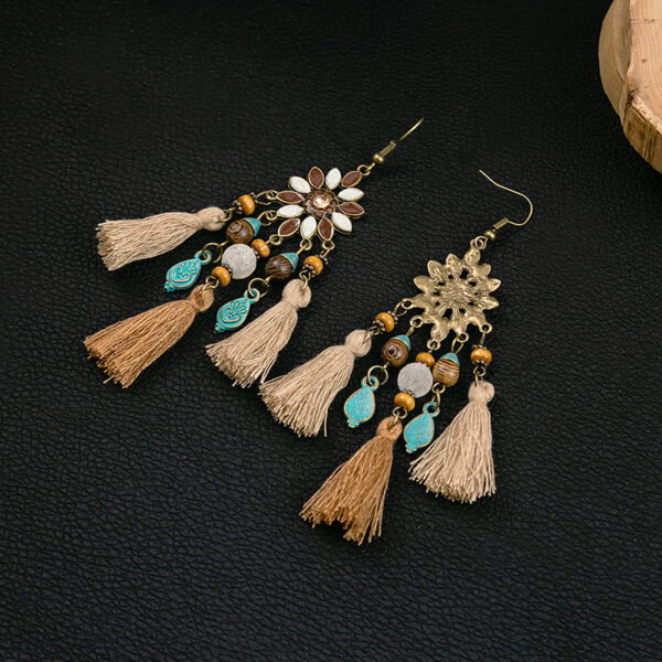 O1CN019Lvjc91onFhHK8Gox_2059265269-0-cib Wholesale Boho Tassel Flowers Alloy Earrings