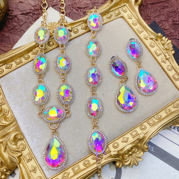 O1CN019O3RfG1tmrchwkxjL_944785945-0-cib Wholesale Light Luxury Diamond Crystal Gemstone Water Drop Necklace Earrings Bracelet Three Sets