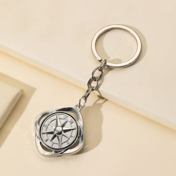 Wholesale of New Alloy Rotating Compass Keychains