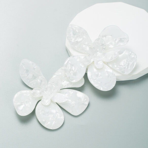 Wholesale Vintage Patchwork Floral Alloy Earrings