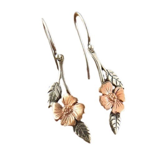 O1CN019upgjZ1fCJLWGQZC2_4260613970-0-cib Wholesale Two-tone Rose Gold Flower Leaf Alloy Earrings