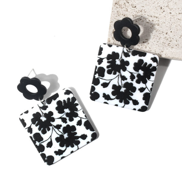 Wholesale Vintage Square Rose Alloy Earrings