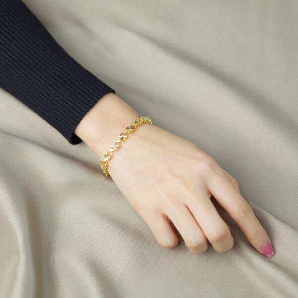 Wholesale Alloy Gold-plated Simulation Bracelet with High-end Feel, Light Luxury, Four Leaf Lucky Grass Retro Bracelet