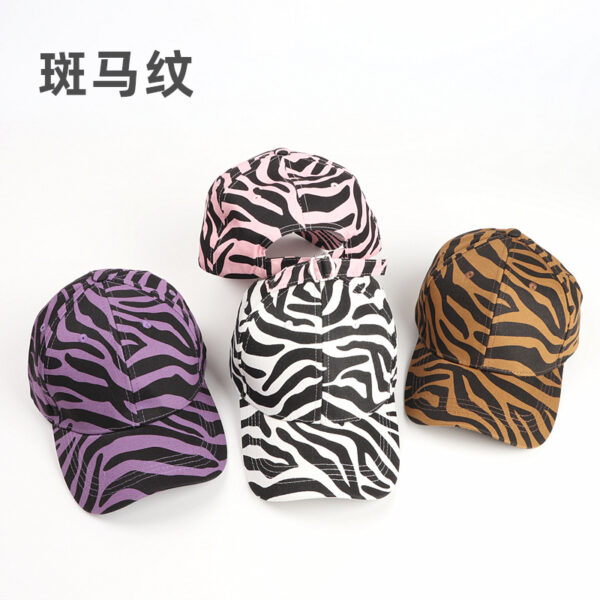 Wholesale Cotton Printed Cartoon Cow Curved Brim Baseball Caps