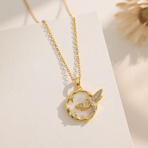 Dragonfly White Shellfish Necklace