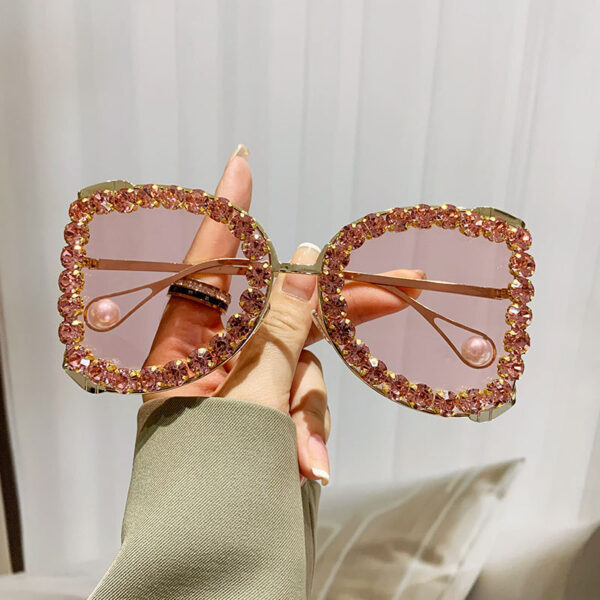 O1CN01ARn4aO1LDsJGunoFj_2207131381266-0-cib Wholesale Square Frame Diamond and Pearl Temple PC Sunglasses