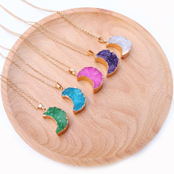 Wholesale Moon Pendant Natural Agate Stone Necklace