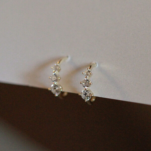 O1CN01Aqg2W11O8mb7DseGu_2213016601661-0-cib Wholesale Zirconia Diamond Imitation Ear Clip Simple and Versatile Earrings