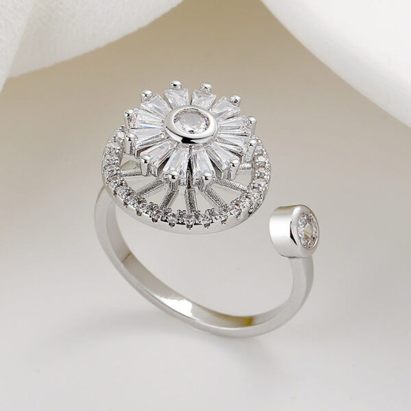 O1CN01Bf2X2I1QrmneNclmO__2209240342030-0-cib Wholesale Copper Spinning Clover Opening Adjustable Ring