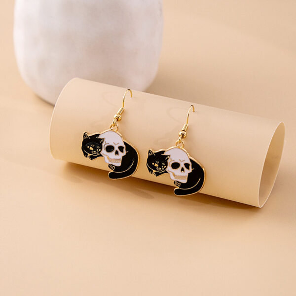 O1CN01BfgaH71onFjfaXwYw_2059265269-0-cib Wholesale Halloween Horror Funny Skull Creative Cat Sun Moon Earrings