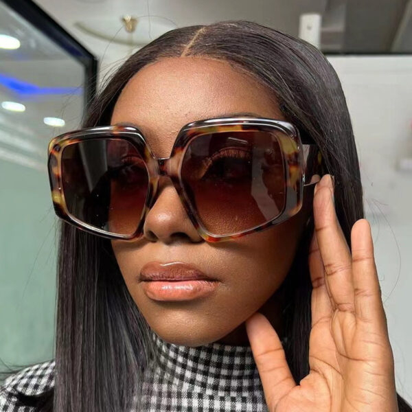 O1CN01BhDgpK2DkpyMgPvGO_2991398648-0-cib Wholesale Irregular Large Frame PC Sunglasses