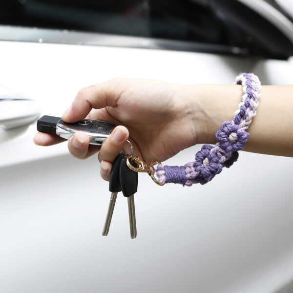 Wholesale Small Daisy DIY Handmade Weaving Wrist Keychain