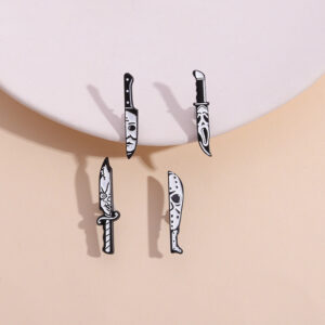 O1CN01BpFovQ1IT2VYdDBJK__2296160893-0-cib Wholesale Gothic Skull Dagger Dark Halloween Metal Brooch