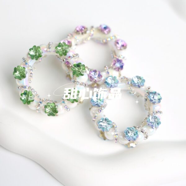 Wholesale Shiny Clover Water Diamond Crown Running Ring Acrylic Beads