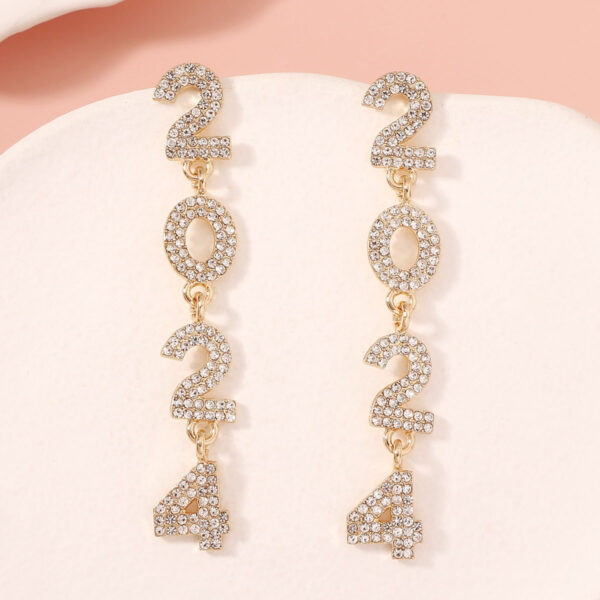 O1CN01CDZKKc1gFnv1FtkIG_2213748334113-0-cib Wholesale 2024 Full Diamond Digital Zinc Alloy Earrings