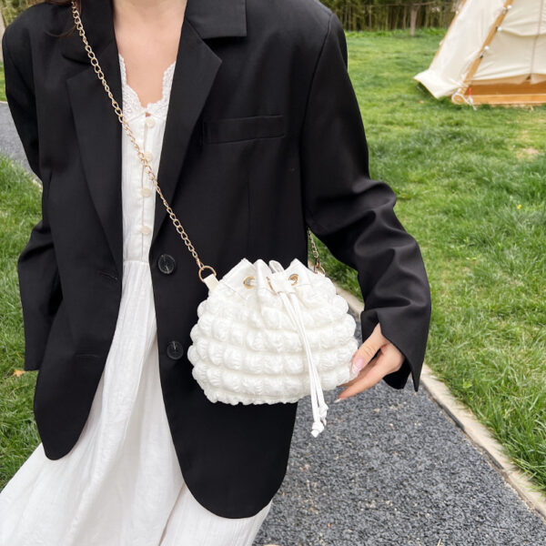 O1CN01CIKLED2IzYqKe3USj_2215643339357-0-cib Wholesale Pleated Chain Single Shoulder Cloth Bags