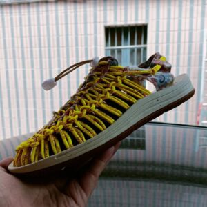 Beige is a customized model / 35